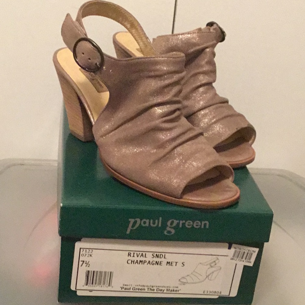 Like new, worn once Rival Sandal!
